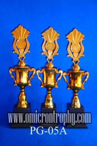 Grosir Trophy Plastik Semarang Surabaya