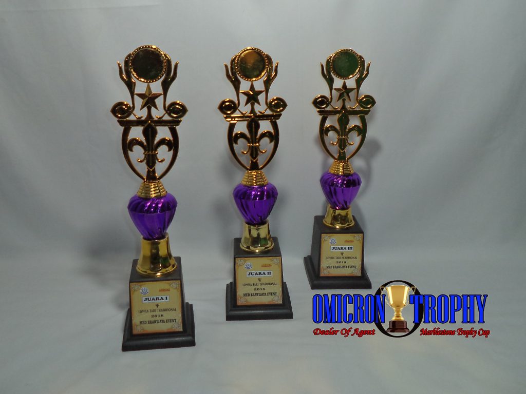 Piala kaki satu Figure Pramuka